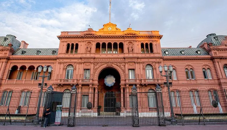 Milei habilitó fondos para que tres provincias cubran deudas y sigan funcionando