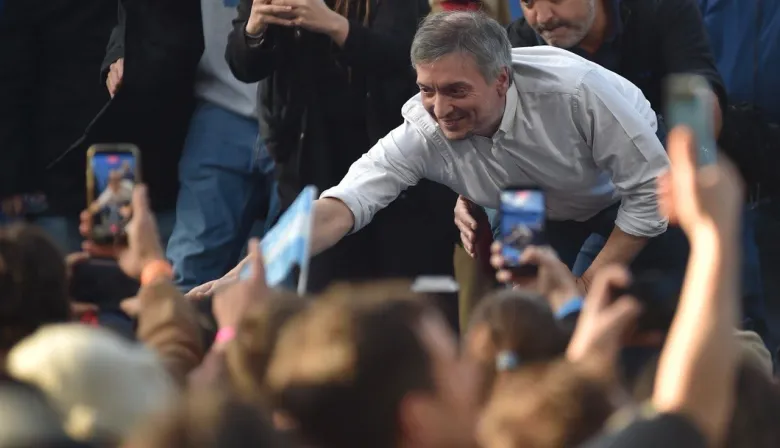 La receta de Máximo Kirchner para su "equilibrio social": subir impuestos