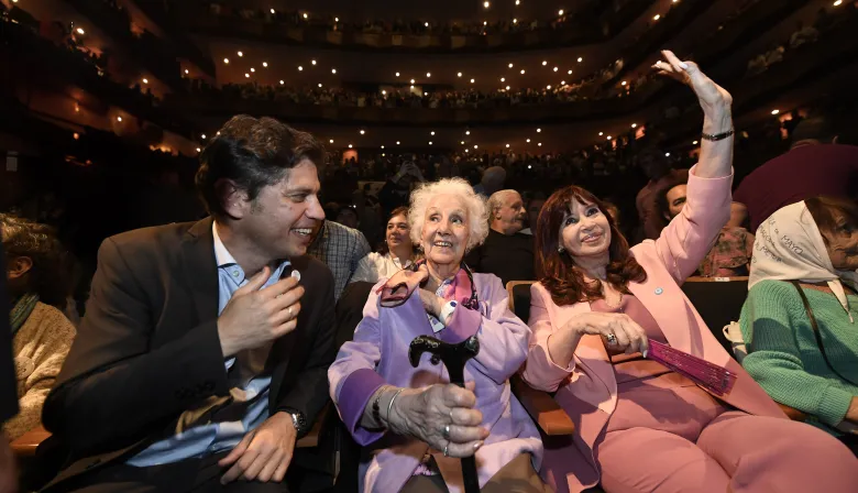 La noche en que Cristina y Kicillof no se hablaron y hubo guerra de cánticos