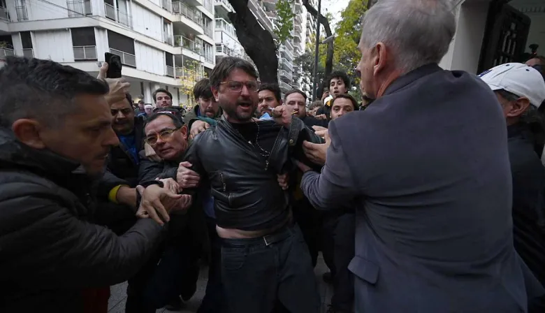 Embargo de $5 millones para Grabois tras la ocupación del Instituto Perón