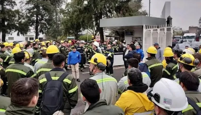 Techint recorta 150 puestos en una planta clave y la UOM exige reincorporaciones