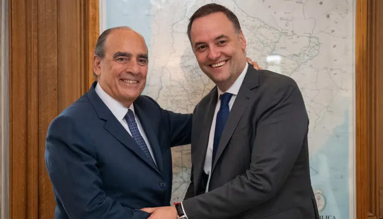 Francos aprovechó la salida de Adorni y dejó una frase lapidaria sobre su gestión