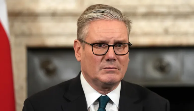Más tensión política y agenda abierta: cómo la salida de Starmer sacude al Reino Unido