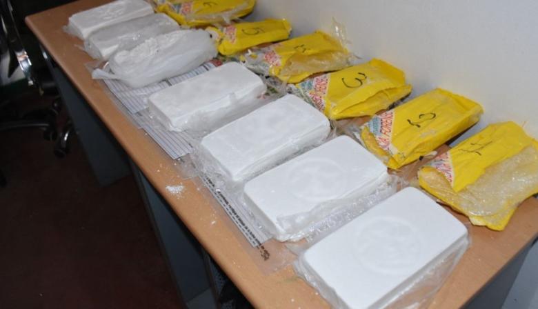 Quiso escapar de un control y dejó al descubierto una carga de cocaína valuada en millones