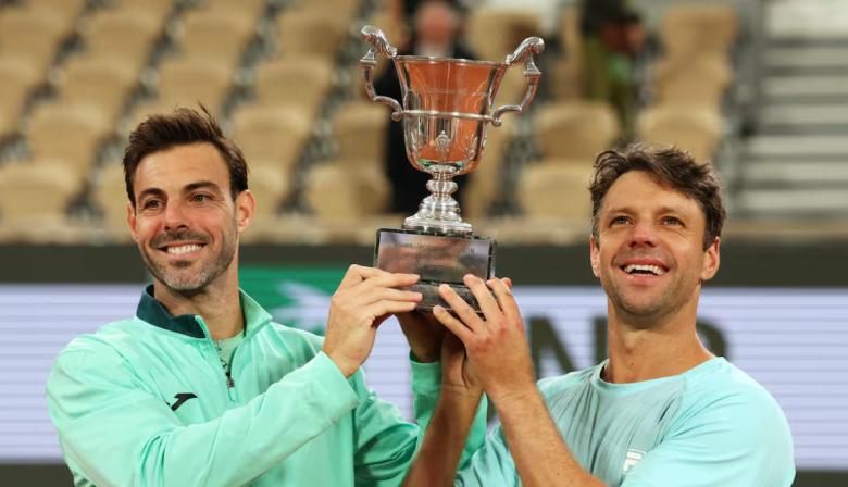 ¡Zeballos y Granollers tocan el cielo y son bicampeones en Roland Garros!