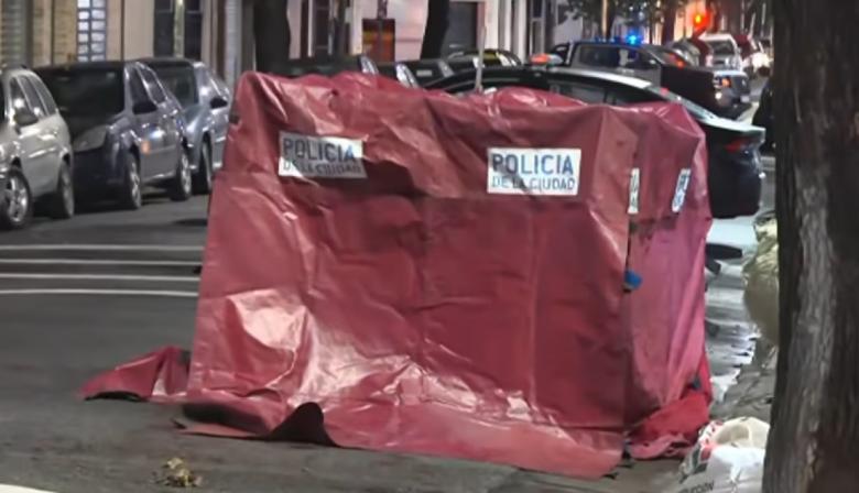 Hallaron a un joven asesinado en el barrio de Balvanera y buscan reconstruir qué pasó