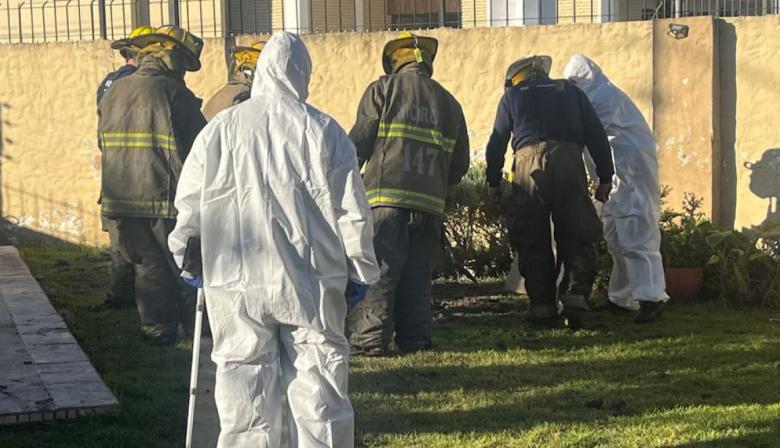 Confesó un crimen desde una comisaría y descubrieron a su madre enterrada en el patio