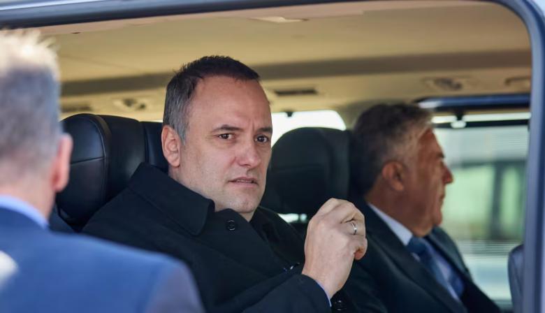 Milei empuja a Adorni a mostrar su patrimonio antes del 15 de junio