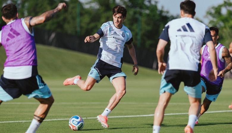 Leonardo Balerdi se pierde el Mundial por desgarro: Scaloni busca reemplazo