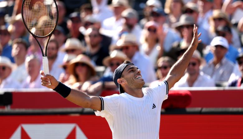 Cerúndolo batalló en Londres y se metió en las semifinales de Queen’s