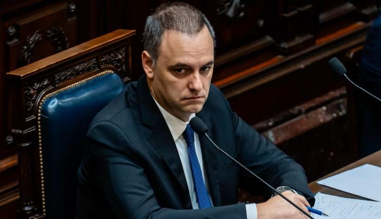 PRO endurece su postura y crecen los chispazos políticos alrededor de Adorni