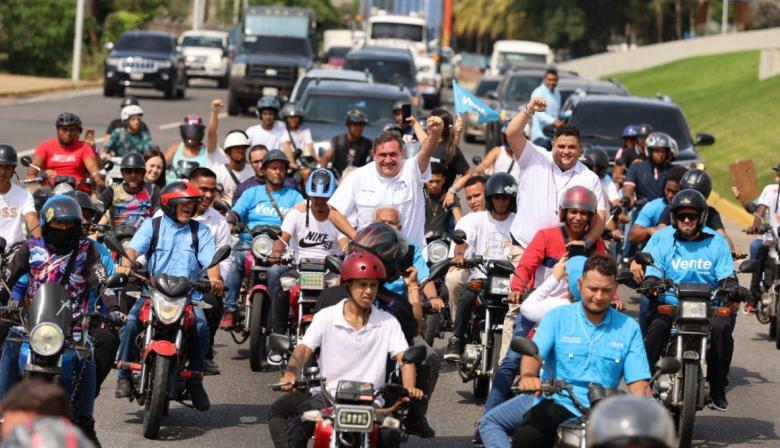 José Rolón y Henry Alviarez lideraron el pleno de Vente Vargas con más de 1.000 personas