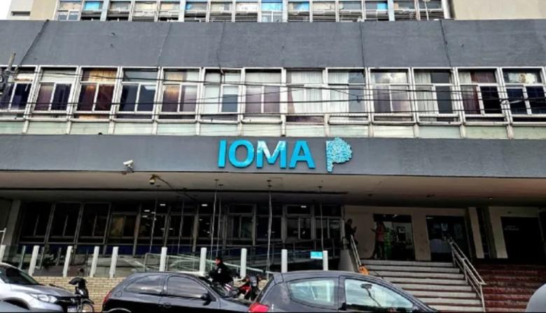 Axel Kicillof, IOMA y Homero Giles: la oposición bonaerense pidió una sesión especial