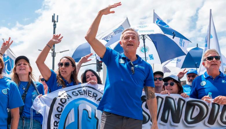 Qué es el plan de lucha "a la francesa" que lanzó la CGT contra Milei