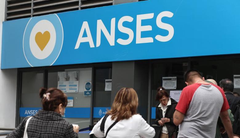 ATE lanzó un paro nacional: qué pasa en ANSES, PAMI, escuelas y hospitales