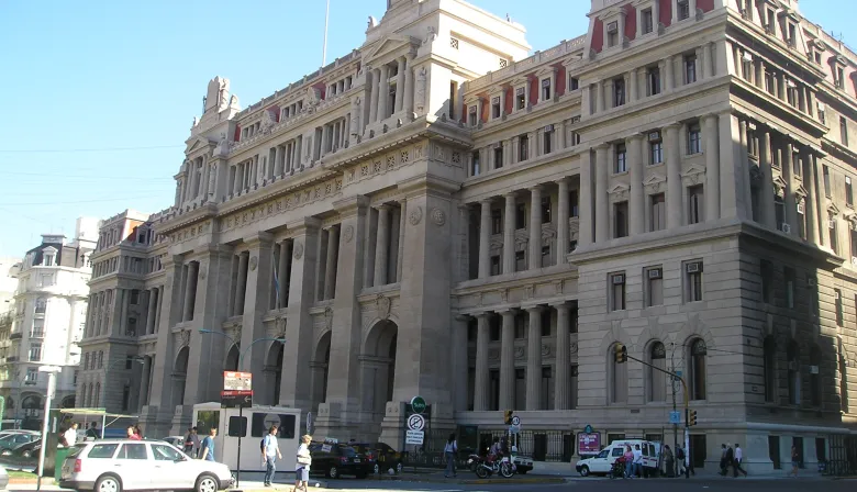 Vacantes en tribunales: el fallo que obliga a reconocer la carga extra de un juez