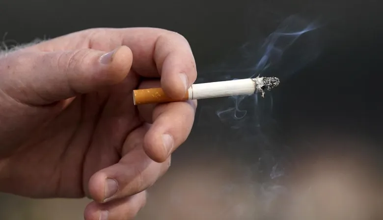 Las 10 nuevas advertencias que deberán estar en los paquetes de cigarrillos