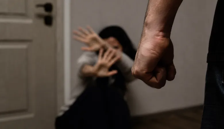 Una adolescente salvó a su mamá: la reacción que evitó un femicidio