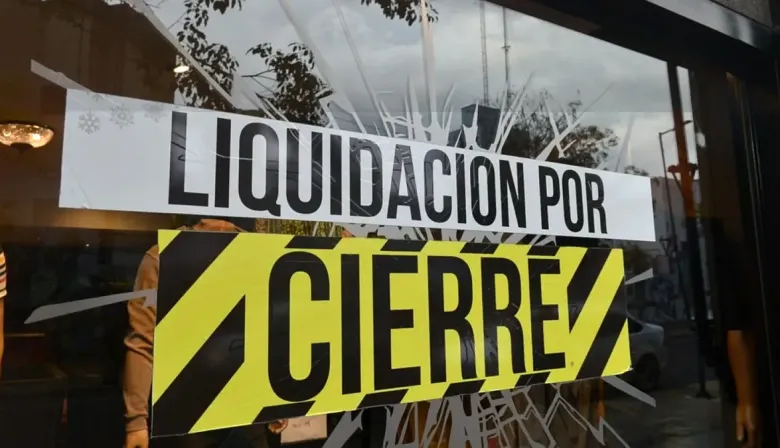 Ya cerraron más de 28.000 empresas desde que asumió Milei y la caída no se detiene