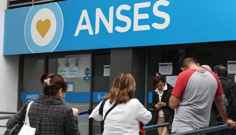 ANSES paga hoy: quiénes cobran jubilación, AUH y Progresar este martes