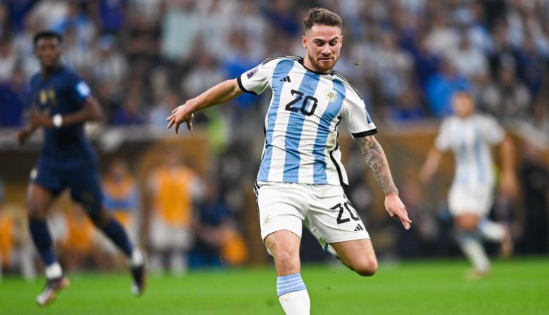 El chiste de Alexis Mac Allister que recuerdan los hinchas ingleses antes de la semifinal