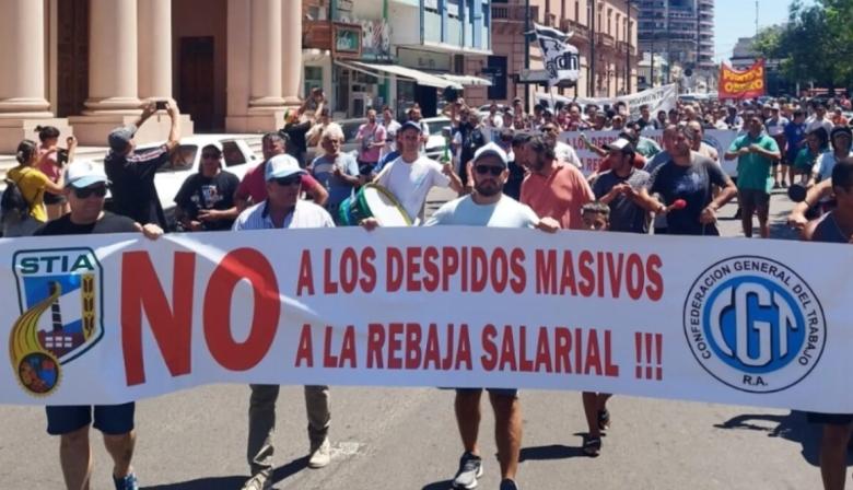 Alerta por Granja Tres Arroyos: UATRE y CGT exigen una intervención urgente del Gobierno