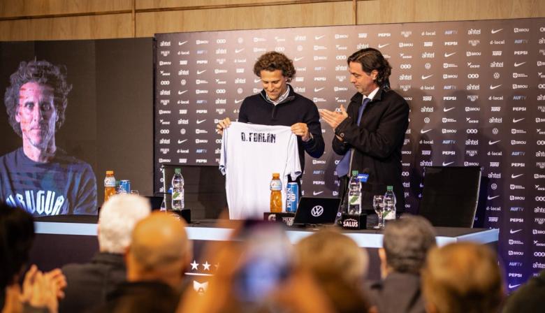 Diego Forlán, nuevo DT de Uruguay: qué dijo sobre la vuelta de Luis Suárez