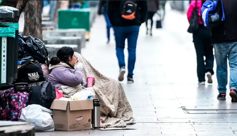 La pobreza dejó de bajar: las tarifas y el empleo precario frenan la mejora, según la UCA