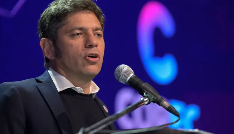 Kicillof cruzó a Milei por las deudas de las familias: “Es una estupidez”