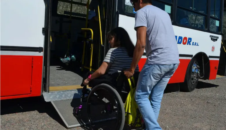 Viajar con discapacidad: el pedido urgente por boletos, rampas y asientos