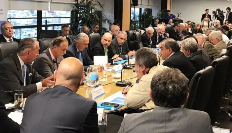 Salario mínimo: cuánto debería subir para recuperar el poder de compra perdido