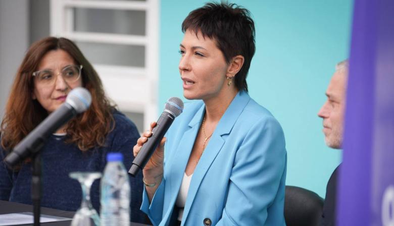 Mayra Mendoza y la prevención del suicidio en PBA: qué impulsa en estaciones