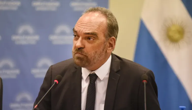 Malvinas: el polémico libro 2012 de Fernando Iglesias que la oposición no olvida