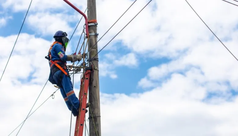 Colombia premia el ahorro de luz y cobra el exceso: cómo se calcula cada factura