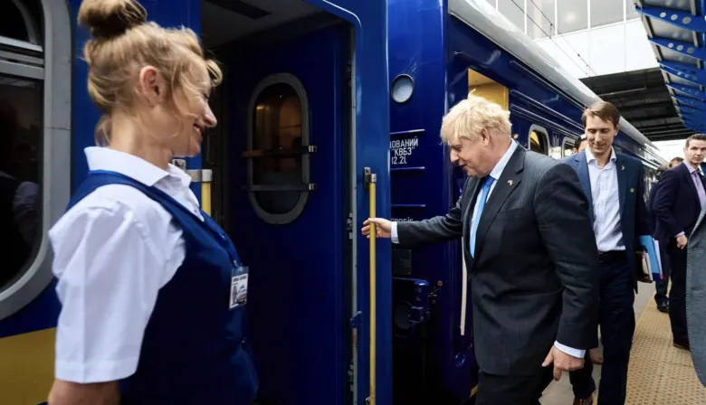 Rusia atacó un tren junto a Polonia tras el paso de Boris Johnson