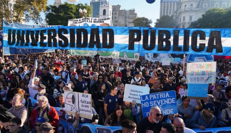 Universidades públicas en la calle: cuánto deberían aumentar los sueldos según la Ley