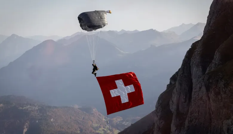 Suiza vota si endurece su neutralidad y limita sanciones y cooperación militar