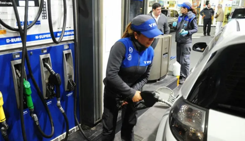 YPF confirmó una suba de los combustibles: cuánto aumentan desde este sábado