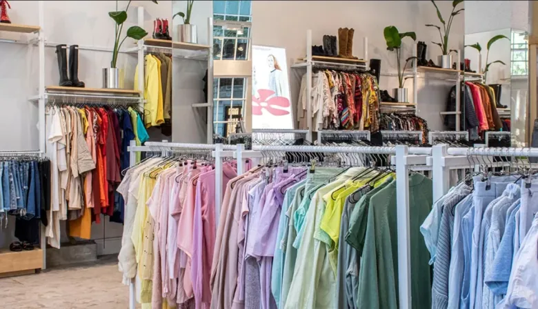 Galpón de Ropa desembarcó en los shoppings: qué prendas compra y cómo venderlas