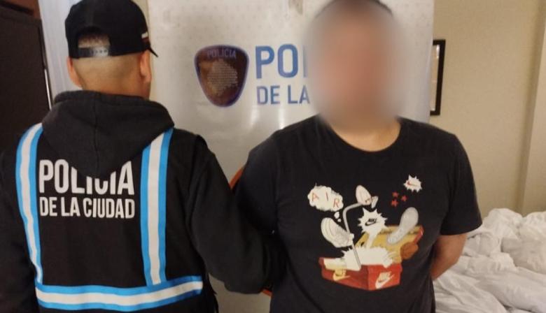 "Cuento del tío" millonario: compraron autos de lujo, un departamento y se fueron de vacaciones