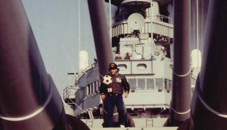 Maradona en un buque de guerra: las increíbles fotos que reveló Fernando Signorini