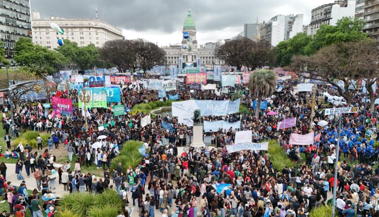 Marcha Federal Universitaria: la advertencia a Milei sobre 2027 en medio de la represión
