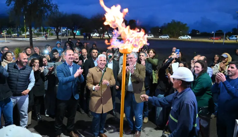 El plan “Chau Garrafa” llega a La Punta: Poggi inauguró una red de gas de $4.800 millones