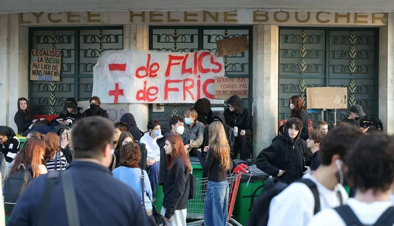 Francia mantiene las protestas estudiantiles pese a las promesas del gobierno