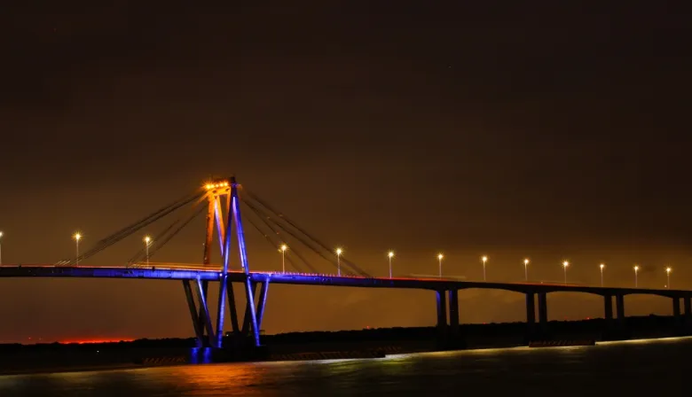 Puente Chaco-Corrientes: un choque, un pedido urgente a Milei y el temor a lo peor
