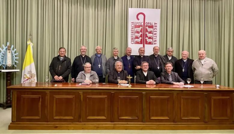 La Iglesia cruzó a la Corte por la venta de tierras y abrió una nueva polémica