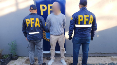 Detienen a una pareja acusada de enviar correos intimidatorios al sitio de la AMIA