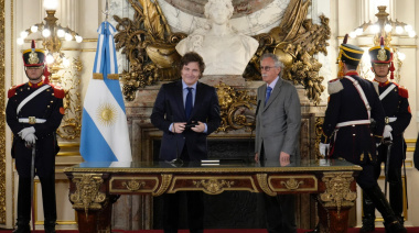 Mario Lugones asumió y juró como nuevo ministro de Salud del gobierno de Javier Milei