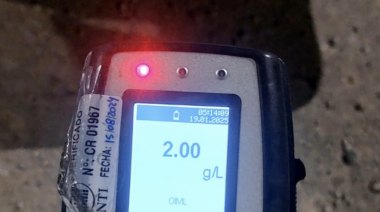 Manejaba borracho y quiso evitar un contral: se quedó sin licencia y sin auto