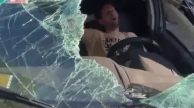 Se negó a declarar el joven que chocó y se quedó dormido en Mar del Plata: seguirá detenido